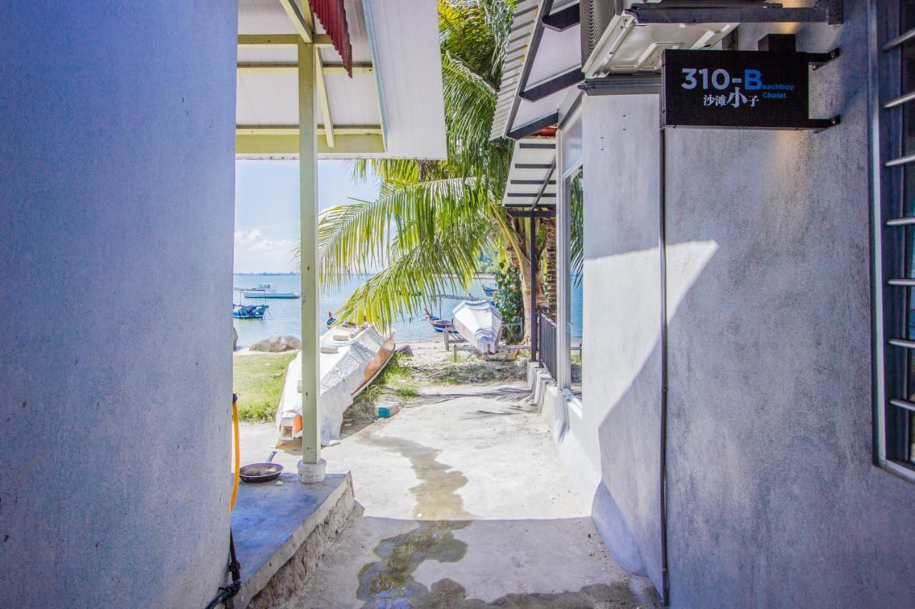 Beachboy Chalet By The Beach Bukit Lada المظهر الخارجي الصورة